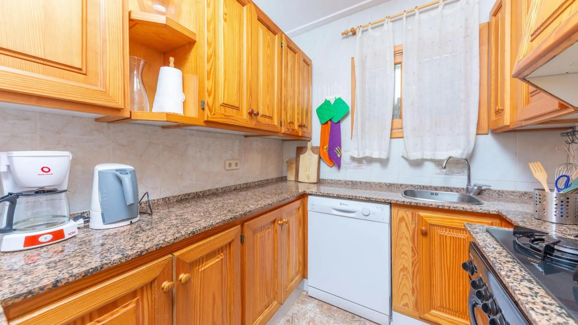 מנקור Villa Fernando