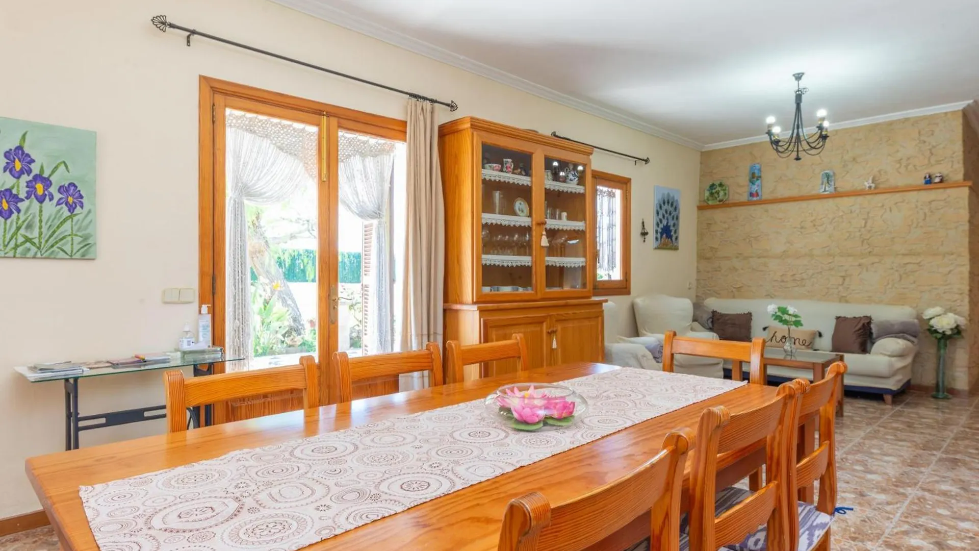 מנקור Villa Fernando